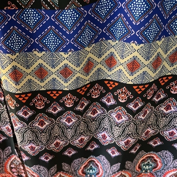 Forever 21 multi-colored maxi dress with long sleeves and peekaboo back. Size S - Picture 6 of 15